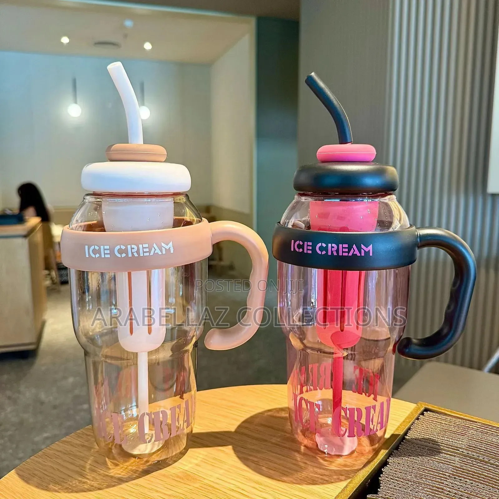 Large-Capacity Water Bottle With a Straw,