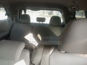 Toyota Sienna XLE 8 Passenger (3.5L 6cyl 6A) 2016 Black