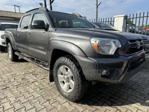 Toyota Tacoma 2015 Gray
