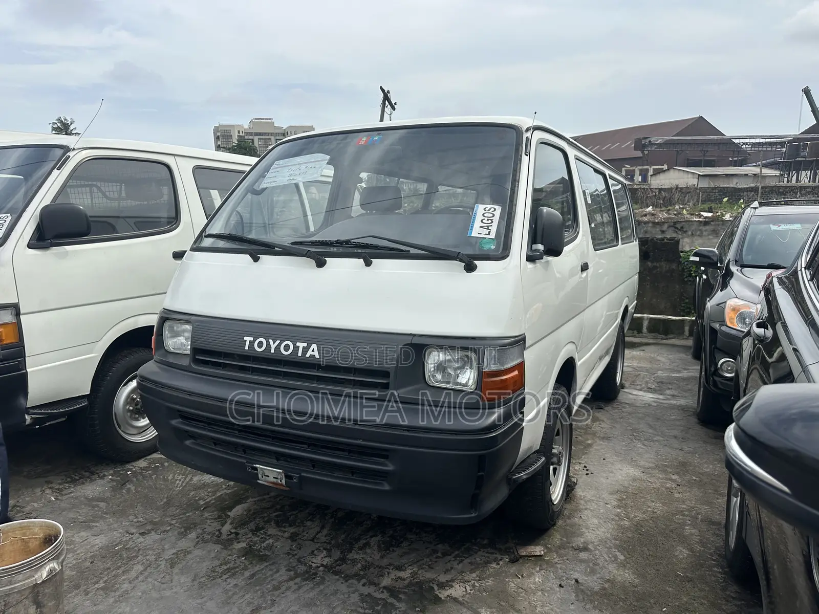 Toyota HiAce 2002 White
