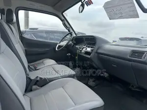 Toyota HiAce 2002 White