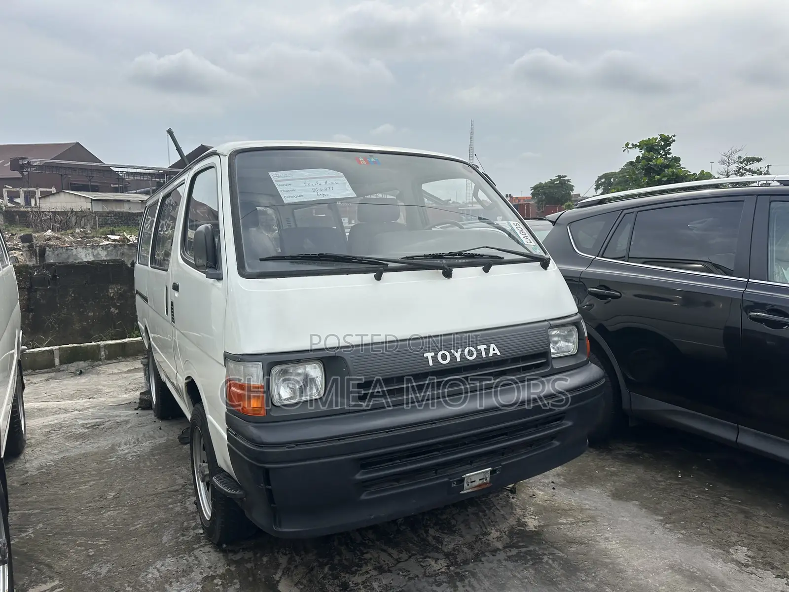Toyota HiAce 2002 White