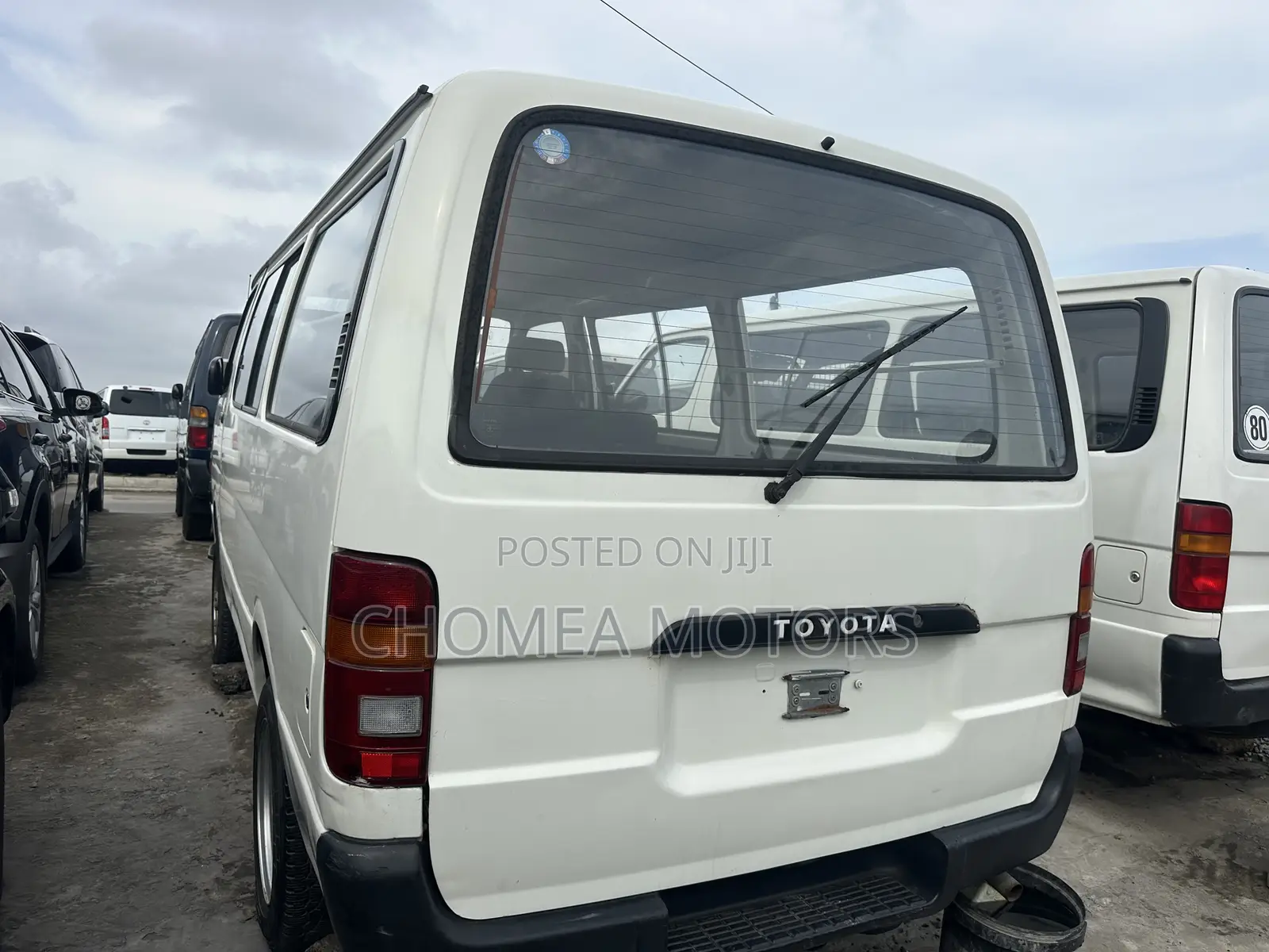 Toyota HiAce 2002 White