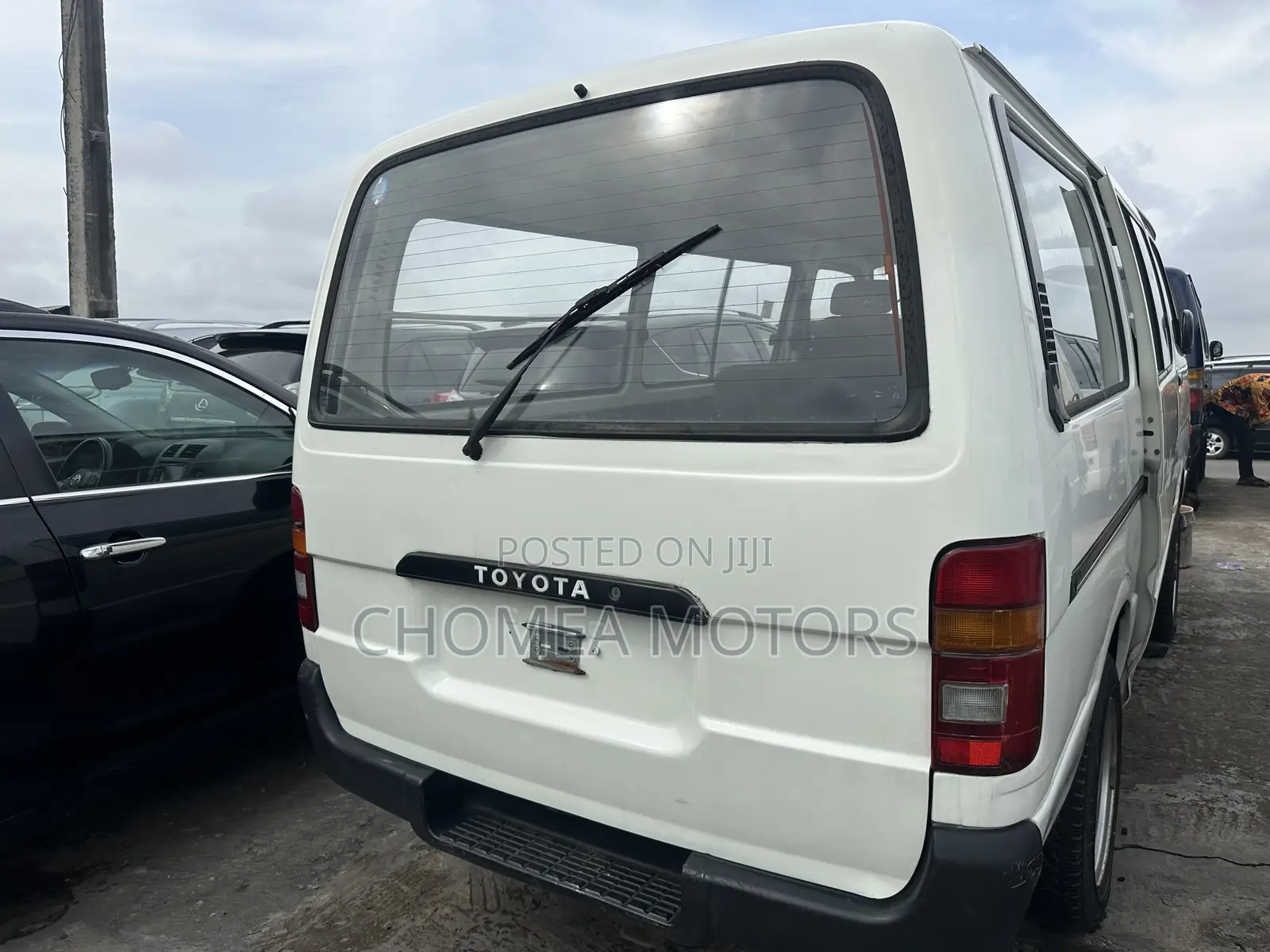 Toyota HiAce 2002 White