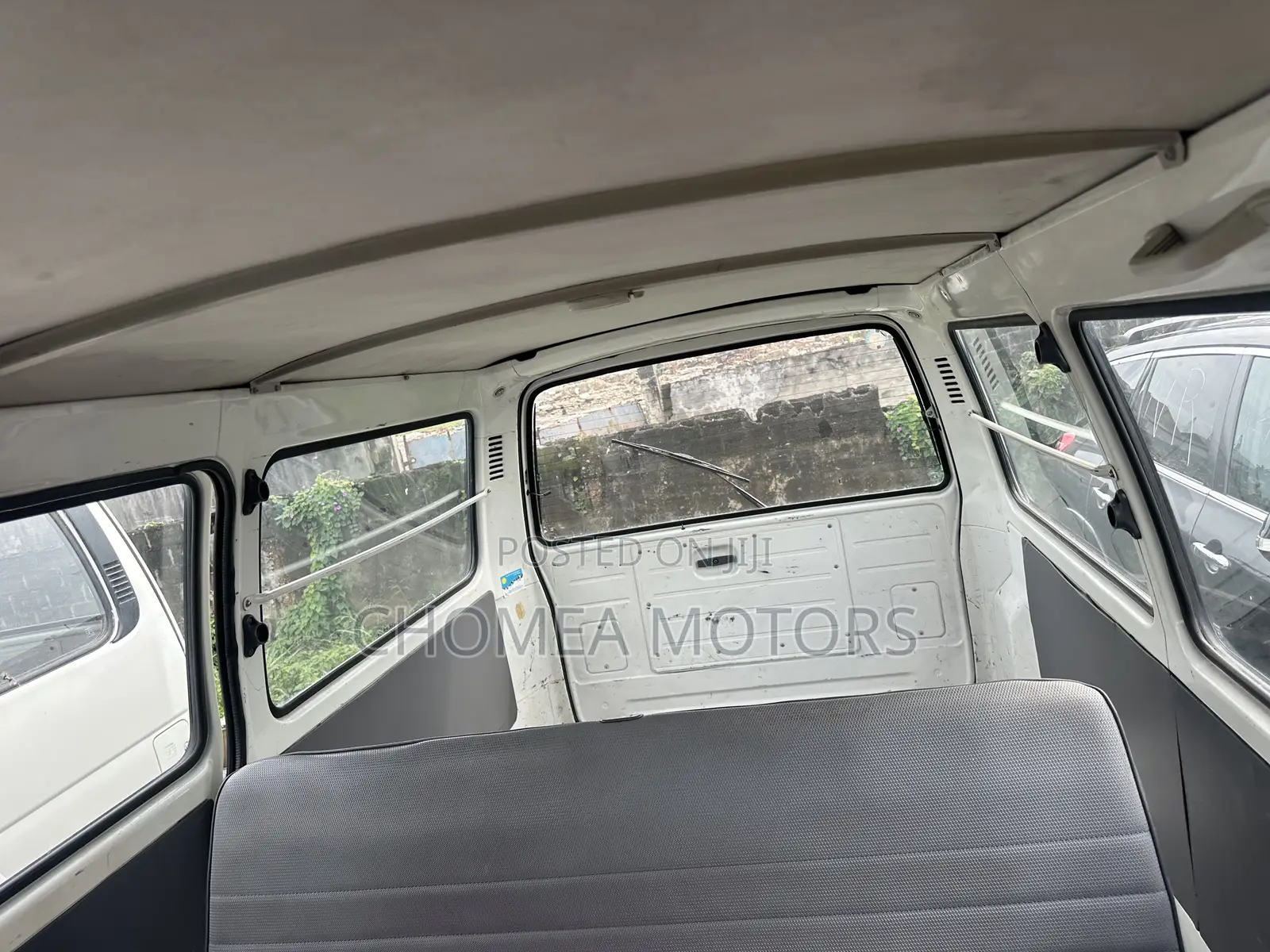 Toyota HiAce 2002 White