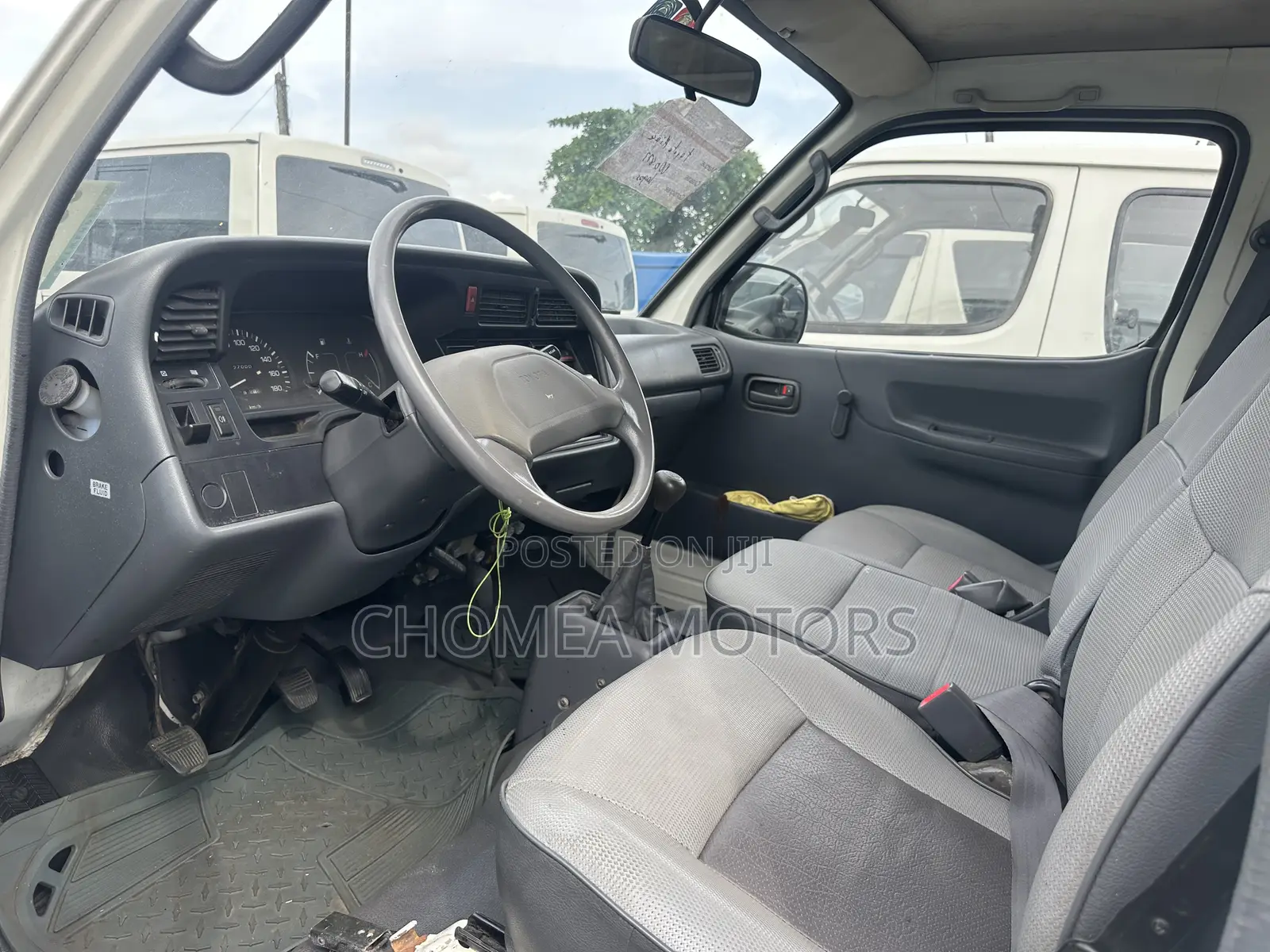 Toyota HiAce 2002 White