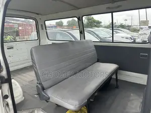 Toyota HiAce 2002 White