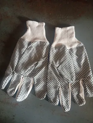 Demac Polka Dotted Hand Gloves