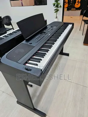 Yamaha Keyboard DGX-670 With Stand and Pedals