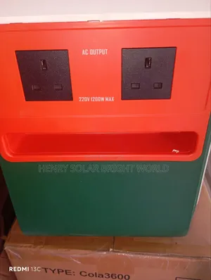 Cola 3600 Solar Generator