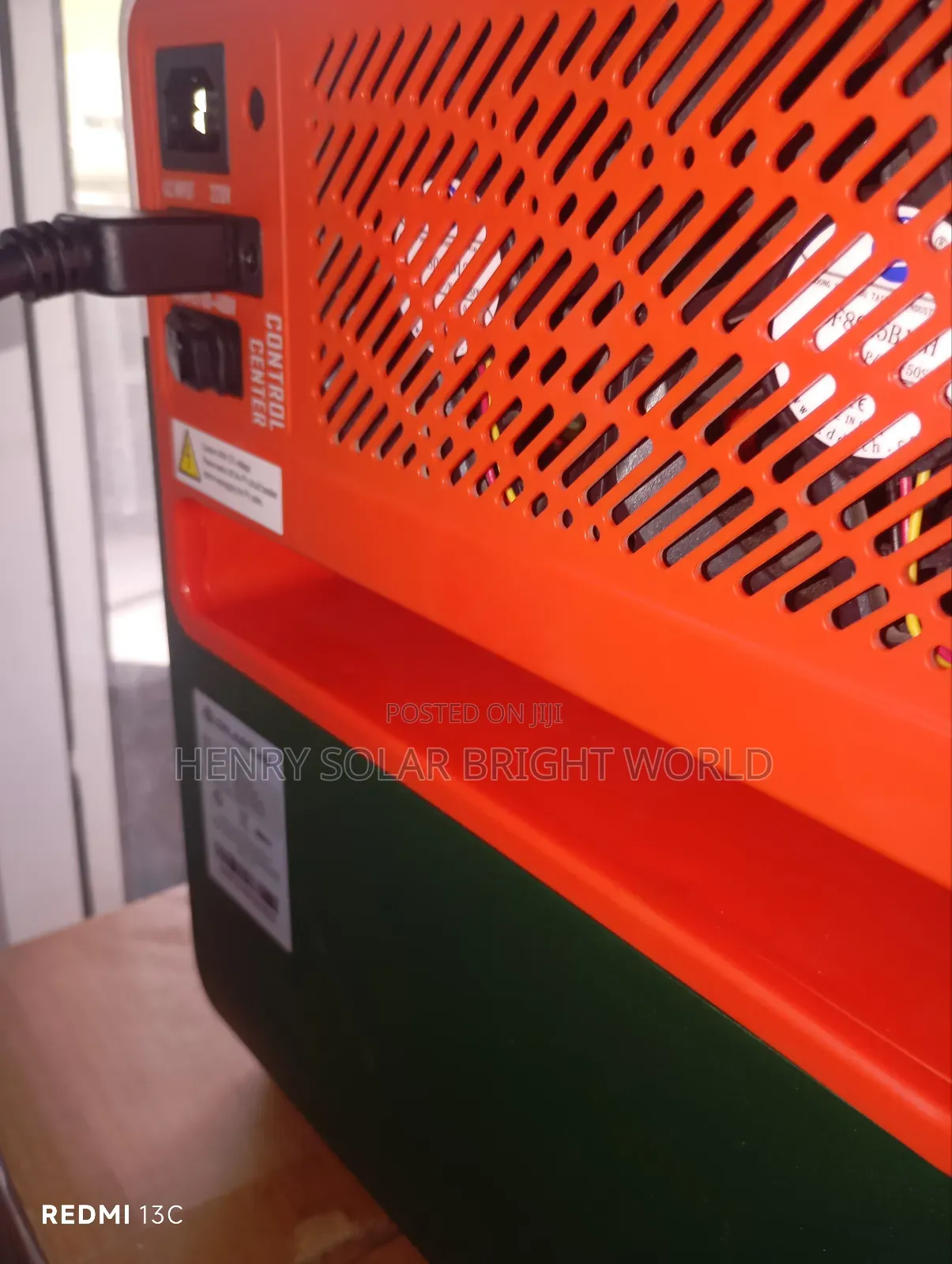 Cola 3600 Solar Generator