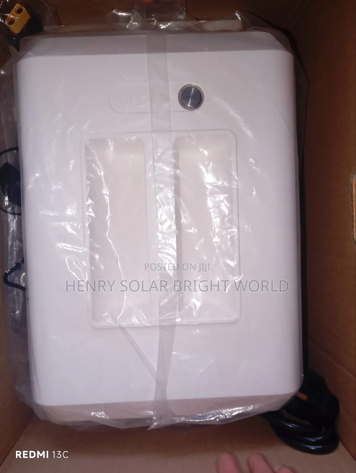 Cola 3600 Solar Generator