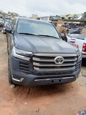 Land Cruiser 2018 Model Upgraded to 2023 Model