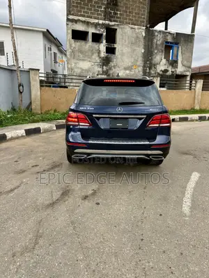 Mercedes-Benz GLE-Class GLE 350d 4MATIC 2017 Blue
