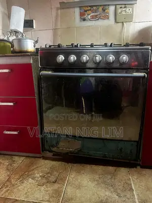 Neatly Used Large Gas Cooker, Size(90by60)