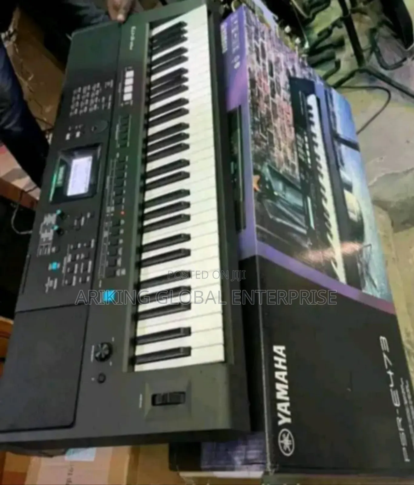 Yamaha PSR E473 Professional Quality Keyboard.