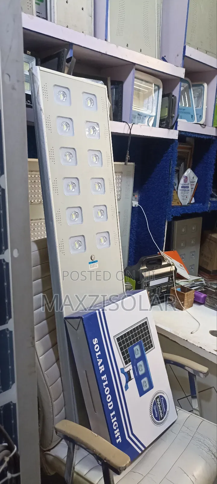 100 Watts Wakatek All In One Solar Street Light