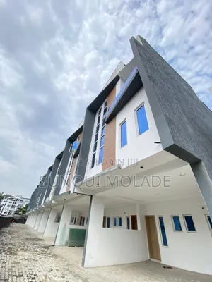 4bdrm Townhouse/Terrace in Ikate Lekki for sale