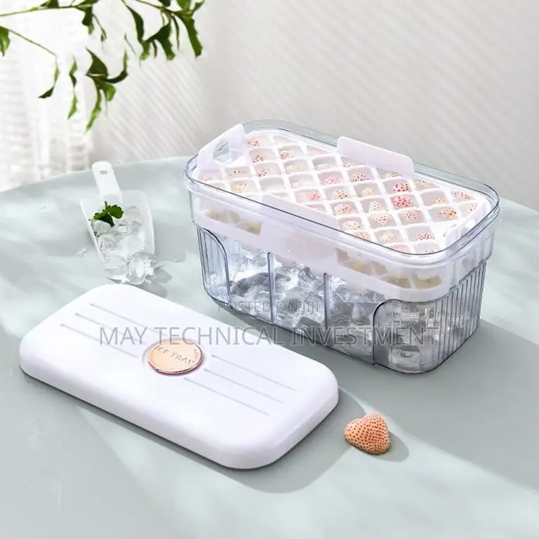 Ice Maker and Bucket With Shovel
