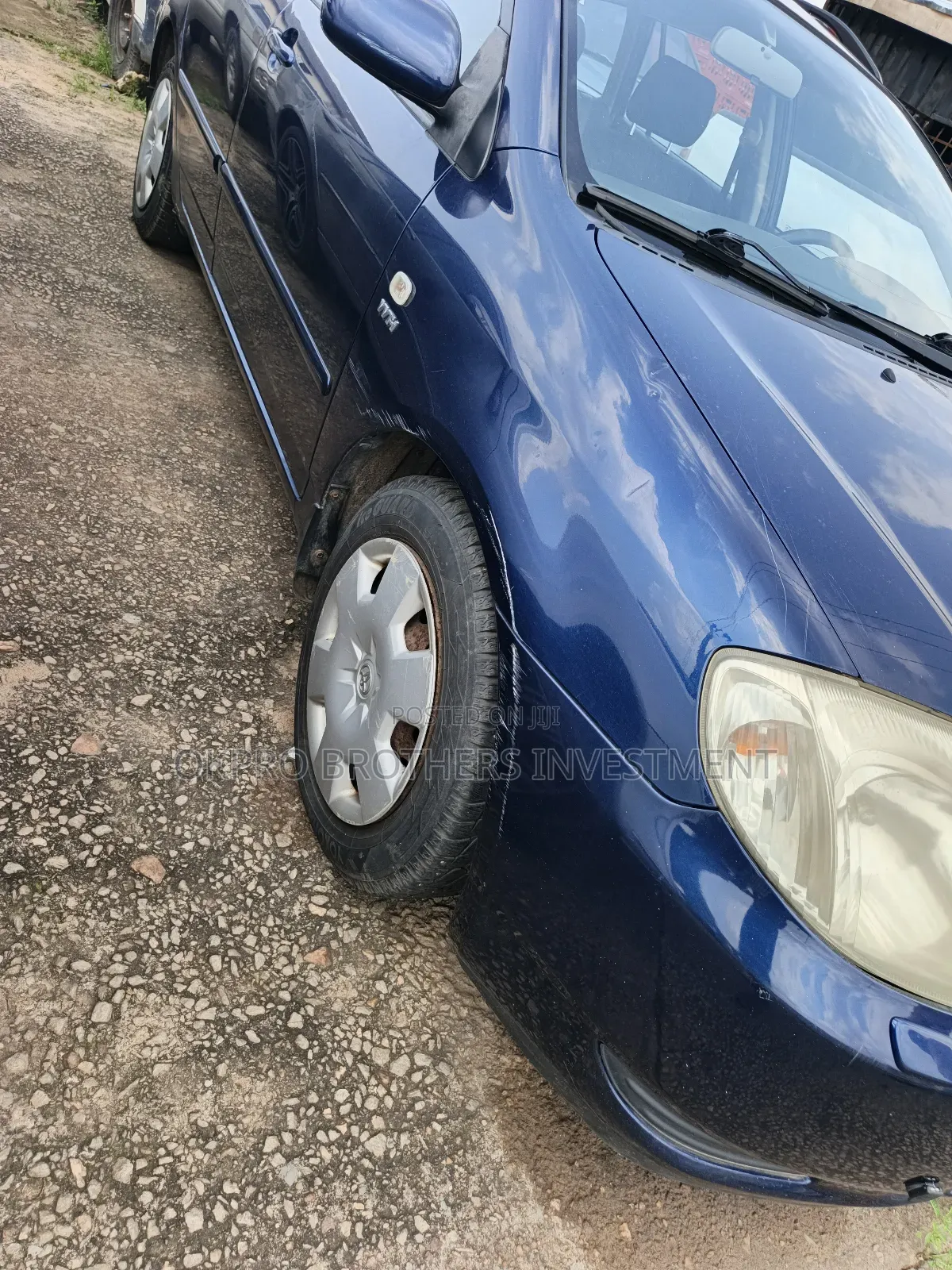 Toyota Corolla Liftback 2002 Blue