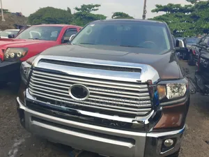 Toyota Tundra 2017 Brown