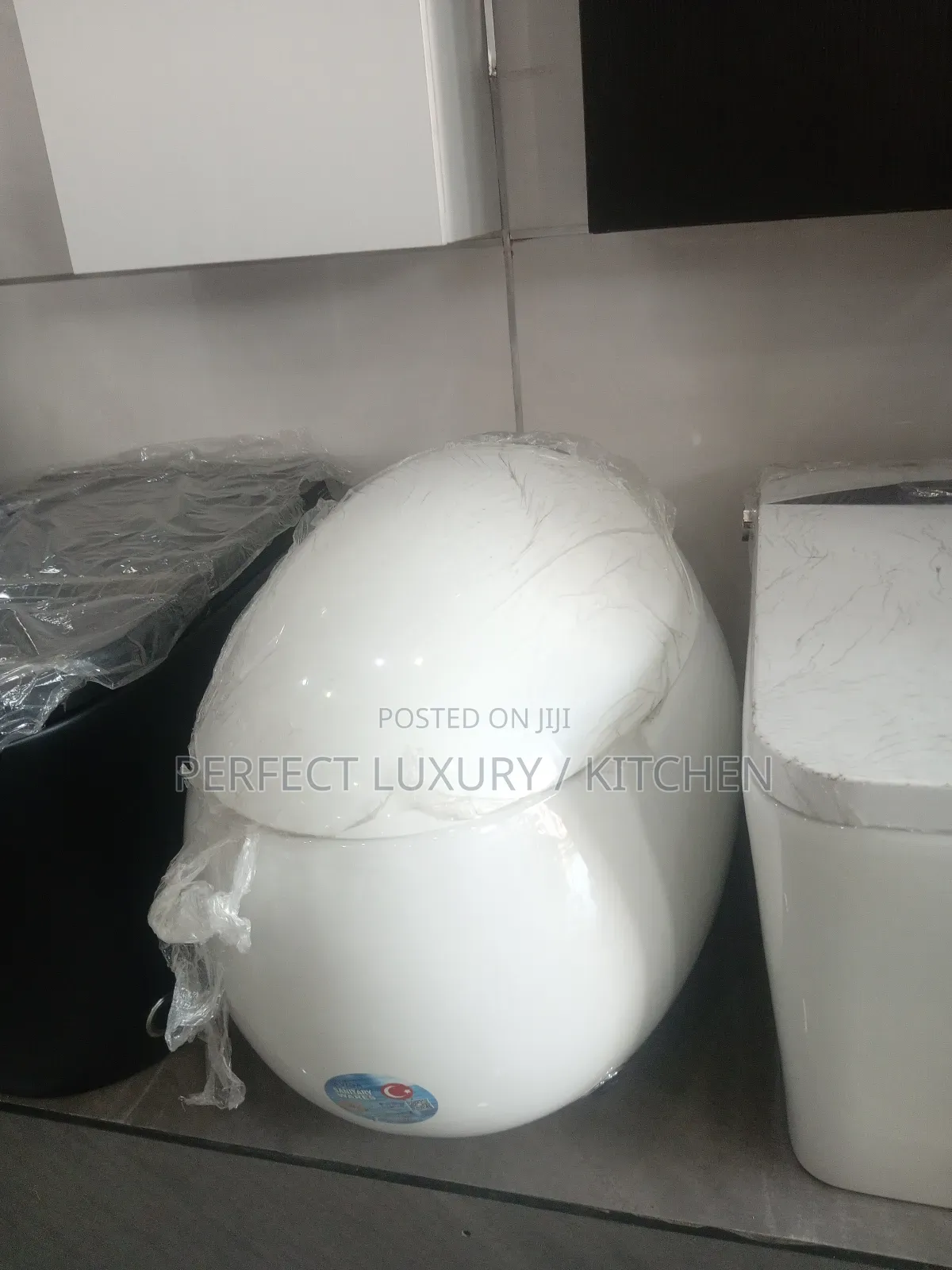 Lavida Luxury Smart Egg Shape Sensor W.C Water Closet 
