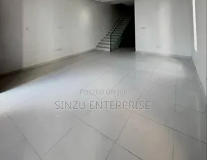 1bdrm Shared Apartment in New Road, Chevron for rent