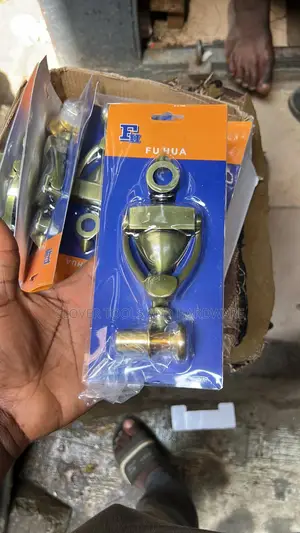 Fu Hua Door Knocker With a Built-in Door Viewer