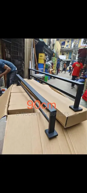 90cm Black Towel Rail