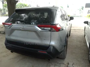 Toyota RAV4 XLE AWD 2020