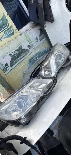 Headlights for E350 2010 Model Non Charger