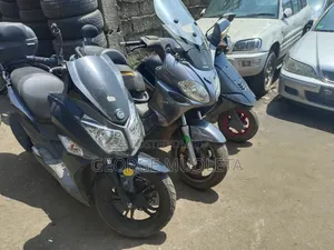 Suzuki Burgman 2022 Gray