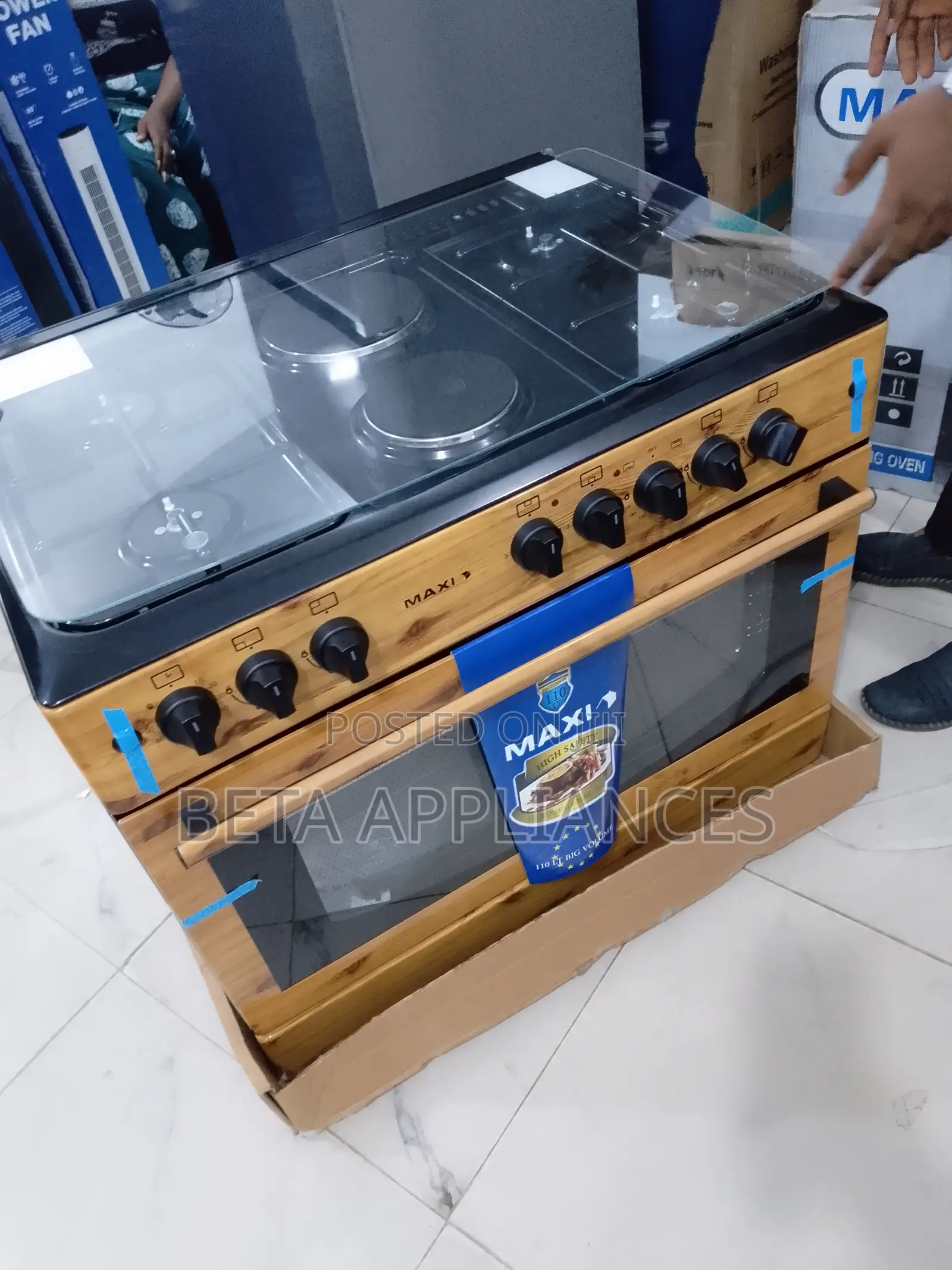 Maxi 4+2 Cooker – Large Capacity, Smooth Operation