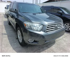 Toyota Highlander Limited 2011 Gray
