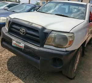 Toyota Tacoma Regular Cab 2006 White