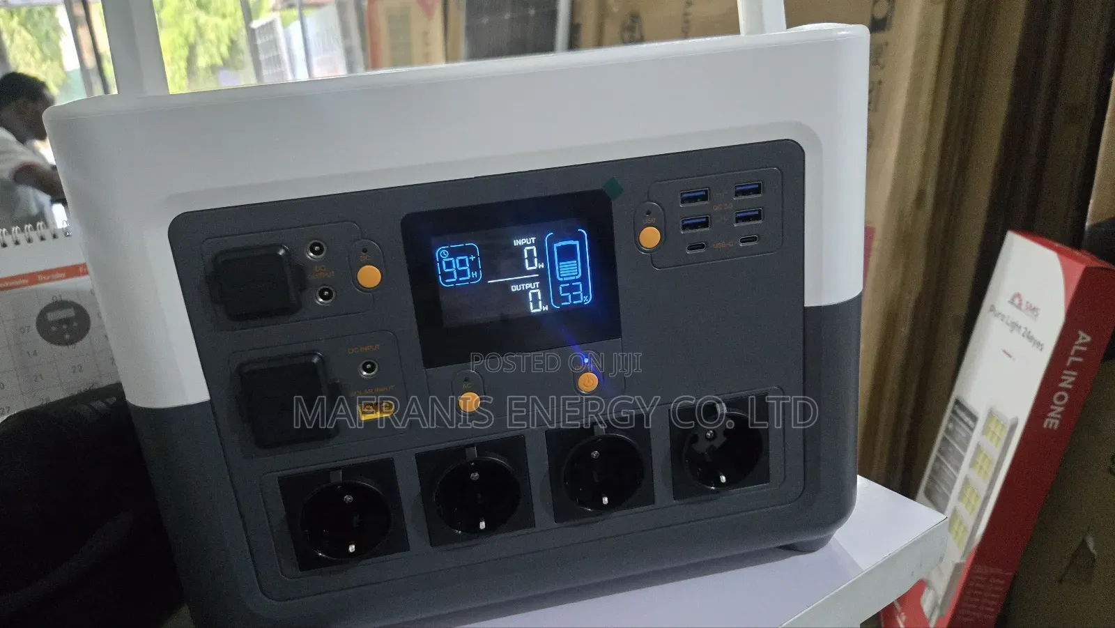 1500 Watt Solar Generator With Foldable Panel