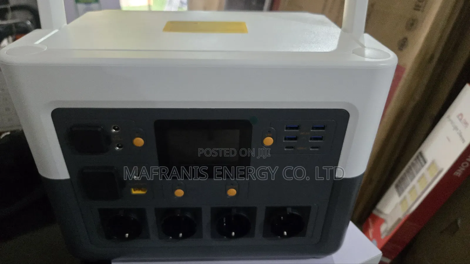 1500 Watt Solar Generator With Foldable Panel
