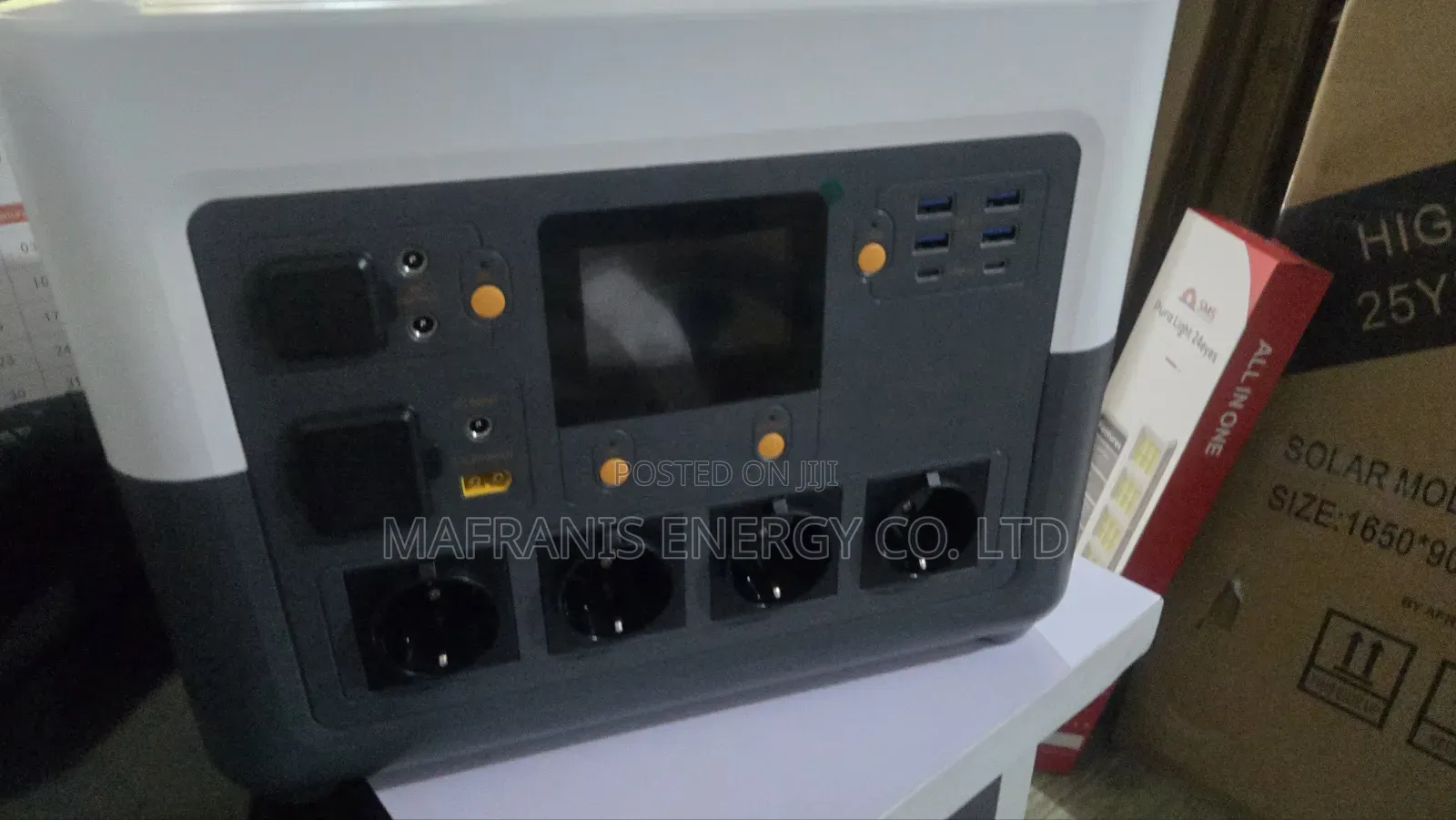 1500 Watt Solar Generator With Foldable Panel