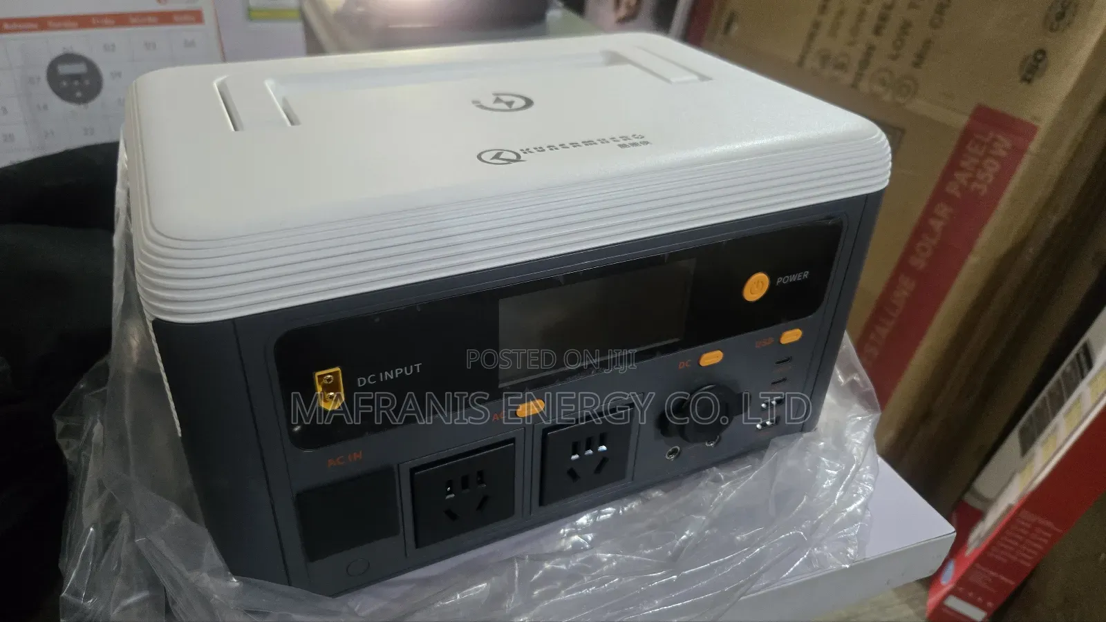 700 Watt Solar Generator With Solar Panel