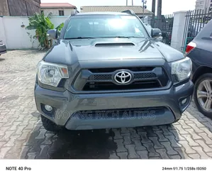 Toyota Tacoma 2018 Gray