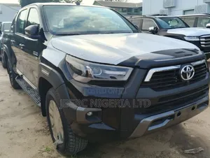 New Toyota Hilux 2025 Black