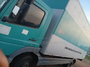 Mercedes-benz 1420 2010 Blue