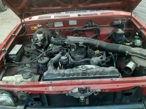 Toyota Hilux 1999 Red
