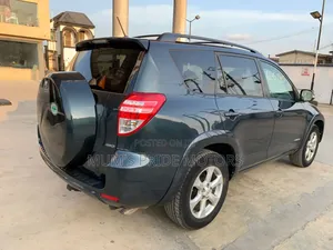 Toyota RAV4 2.5 Limited 4x4 2010 Green