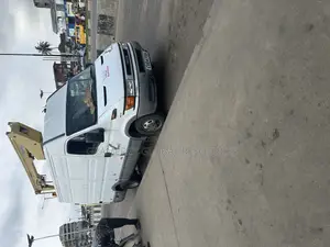 Mobile Manlift Cherry Picker Vehicle for Hire