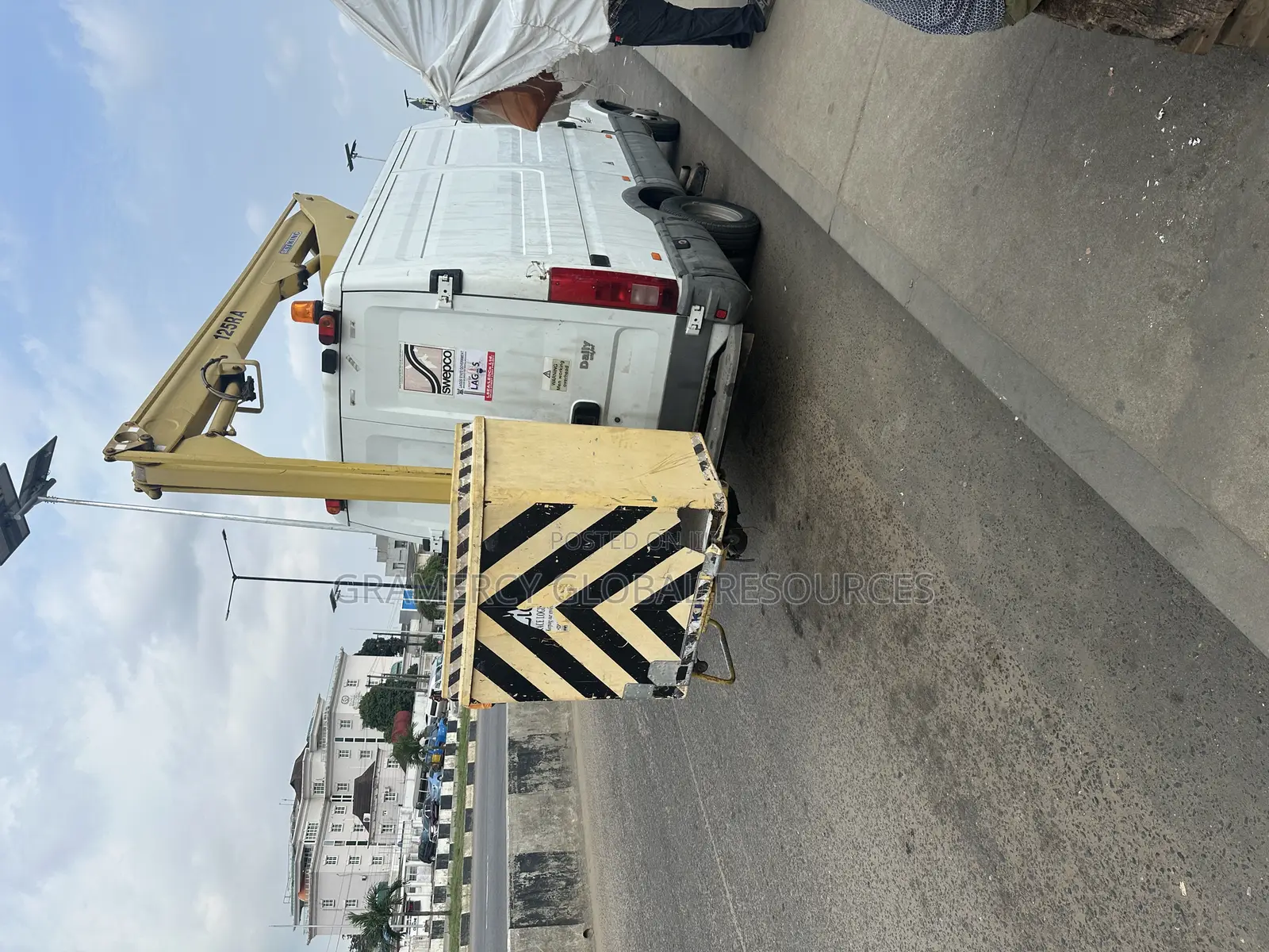 Mobile Manlift Cherry Picker Vehicle for Hire
