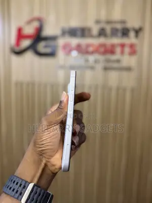 Apple iPhone 16 128 GB White