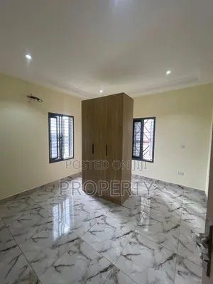 3bdrm Block of Flats in Lekki Phase 1 for rent