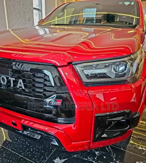 New Toyota Hilux 2024 Red