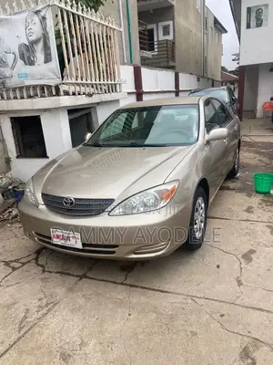 Toyota Camry 2004 Gold
